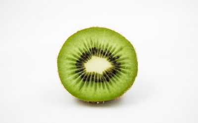 Descubre los beneficios de comer la piel del kiwi